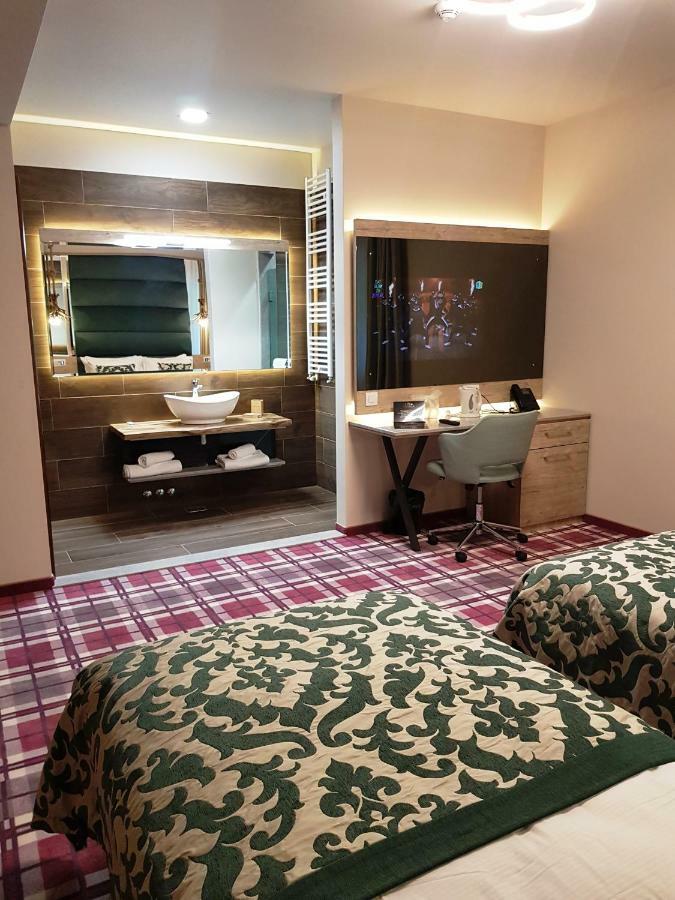 Lostrita - Pastravarie, Hotel & Spa بايا ماري المظهر الخارجي الصورة